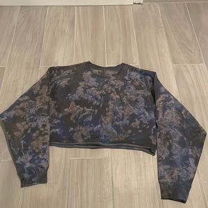 LULULEMON CROPPED LONG SLEEVE SWEATSHIRT